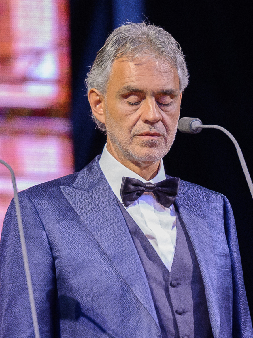 Fakten ĂŒber das Auge 31 Andrea Bocelli Cinema World Tour 2017 @Cluj Napoca 35196369980 cropped
